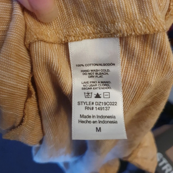 Top - Picture 2 of 4